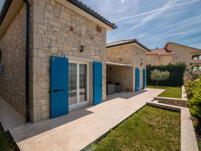 Villa für 12 Personen (220 m²) in Kremenići 7/10