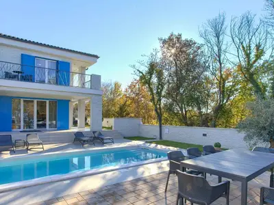 Villa für 10 Personen (250 m²) in Kremenići 1/10