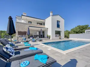Villa für 10 Personen (250 m²) in Kringa
