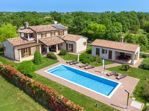 Villa für 10 Personen (240 m²) in Kringa