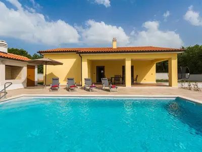 Villa für 5 Personen (72 m²) in Tinjan 2/10