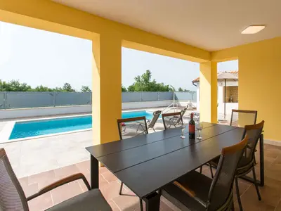 Villa für 5 Personen (72 m²) in Tinjan 3/10