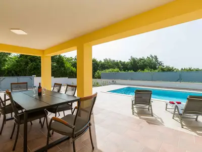 Villa für 5 Personen (72 m²) in Tinjan 4/10