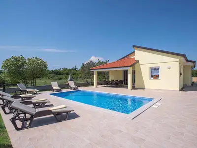 Villa für 6 Personen (105 m²) in Krnica 1/10