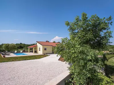Villa für 6 Personen (105 m²) in Krnica 8/10
