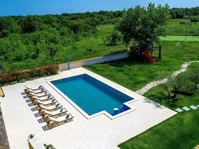 Villa für 10 Personen (280 m²) in Krnica 3/10