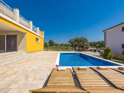 PoolOfHouse