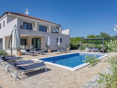 Villa für 8 Personen (200 m²) in Krnica 1/10