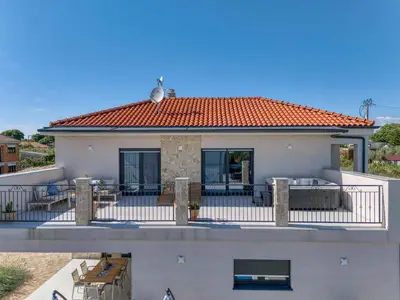 Villa für 8 Personen (200 m²) in Krnica 5/10