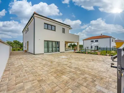 Villa für 8 Personen (200 m²) in Krnica 6/10