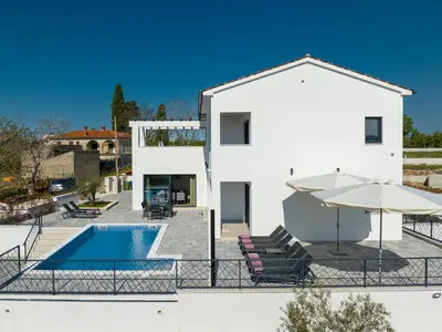 Villa für 8 Personen (200 m²) in Krnica 3/10