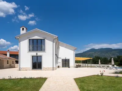 Villa für 8 Personen (300 m²) in Kršan 2/10