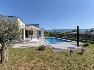 Villa für 6 Personen (150 m²) in Kršan 2/10