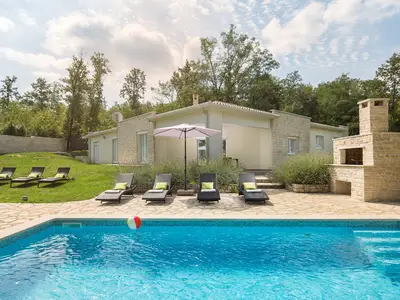 Villa für 8 Personen (183 m²) in Kršan 1/10