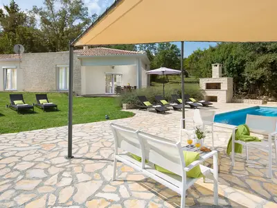 Villa für 8 Personen (183 m²) in Kršan 2/10