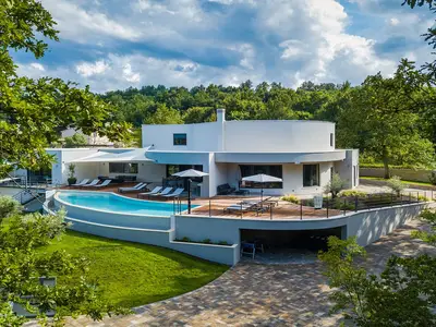Villa für 14 Personen (526 m²) in Kršan 1/10