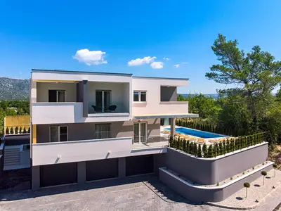 Luxus VILLA TELA - beheizter Pool, angeschlossener Whirlpool, Sauna, 10 Personen max
