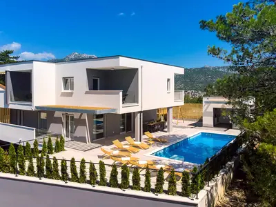 Luxus VILLA TELA - beheizter Pool, angeschlossener Whirlpool, Sauna, 10 Personen max