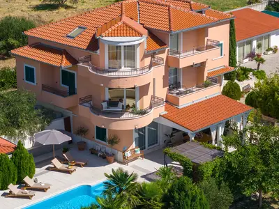 Villa ANITA with private pool, gym, 6 bedrooms, panoramic views, 5km from sea