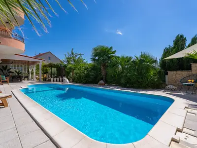 Villa ANITA with private pool, gym, 6 bedrooms, panoramic views, 5km from sea