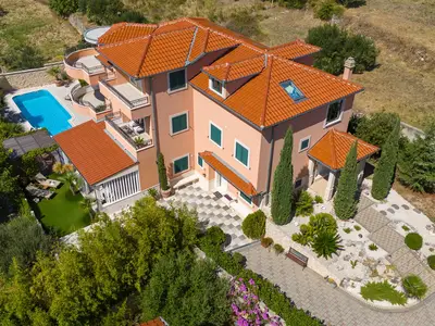 Villa ANITA with private pool, gym, 6 bedrooms, panoramic views, 5km from sea