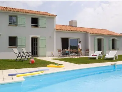 PoolOfHouse