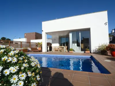 PoolOfHouse