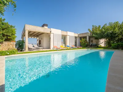 PoolOfHouse