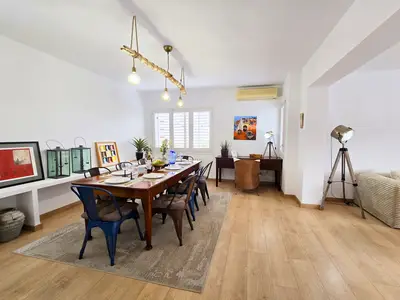 DiningRoom