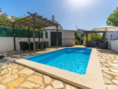 PoolOfHouse