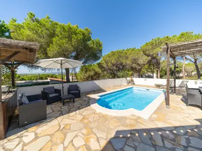 PoolOfHouse