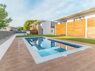 PoolOfHouse
