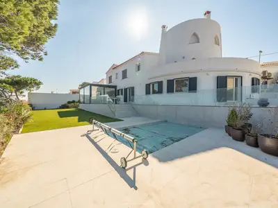 PoolOfHouse