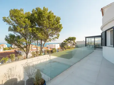 PoolOfHouse
