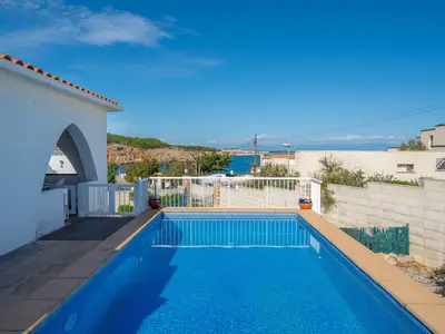 PoolOfHouse
