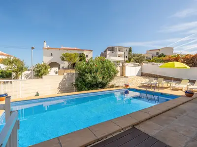 PoolOfHouse
