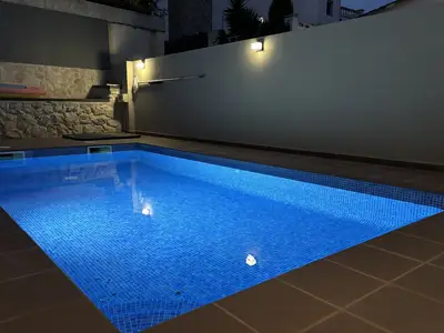 PoolOfHouse