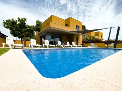 PoolOfHouse
