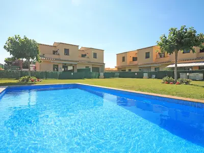 PoolOfHouse