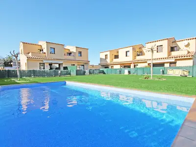 PoolOfHouse