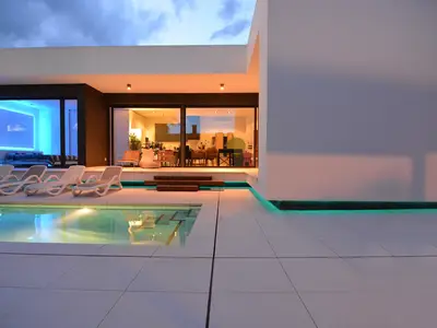 PoolOfHouse