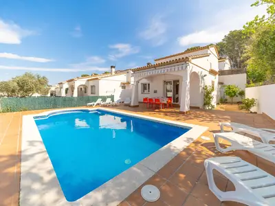 PoolOfHouse