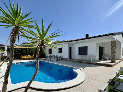 PoolOfHouse