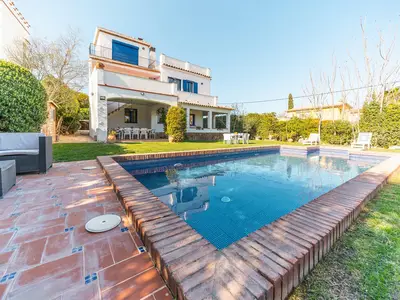 PoolOfHouse