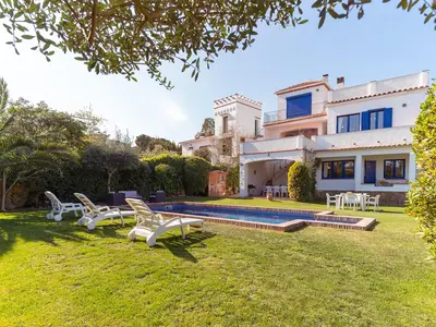 PoolOfHouse