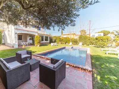 PoolOfHouse