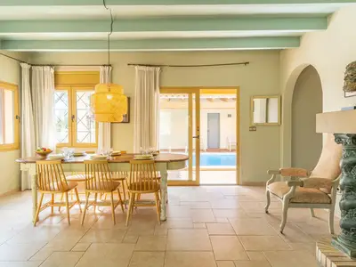 DiningRoom