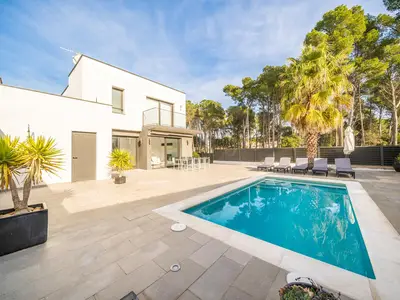 PoolOfHouse