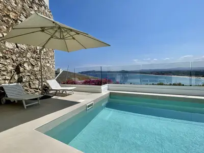 PoolOfHouse