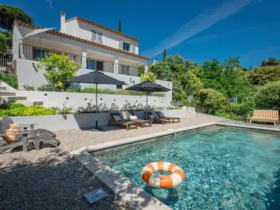 Außenseite Ferienhaus [Sommer]